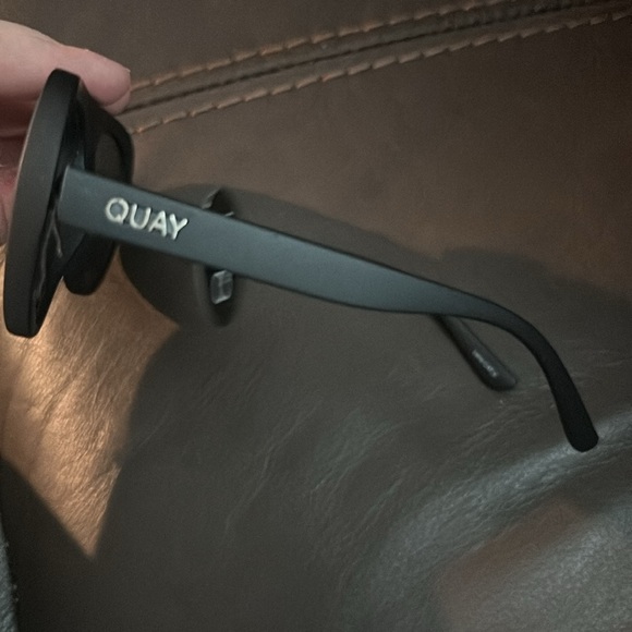 Quay Australia Bold Move Women’s Sunglasses - Picture 3 of 6